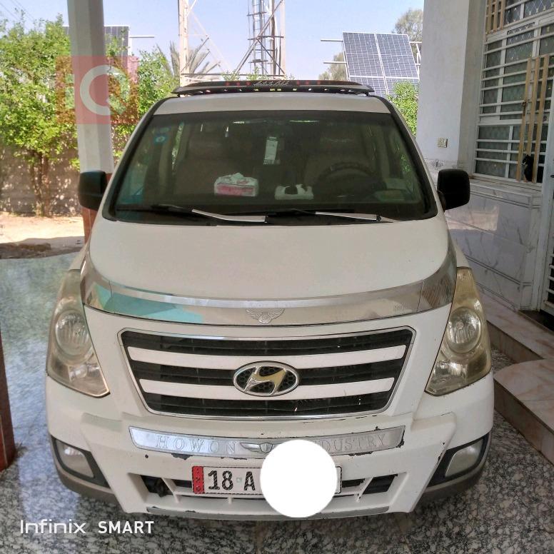 Hyundai Starex